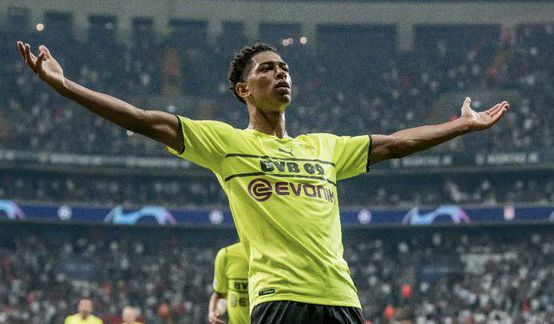 对猛龙跨季10连胜！布伦森35+6三分势不可挡 与场边球迷对喷太经典（跨季对猛龙豪取10连胜！布伦森35+6三分如雨，场边与球迷互喷成名场面）