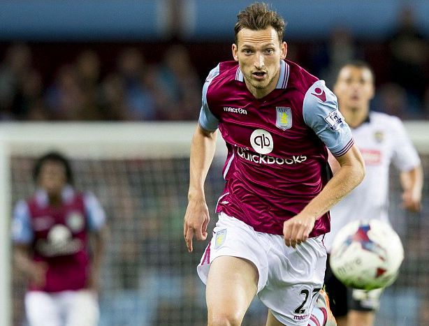 TA：桑切斯最近在逐渐进步，他已成为英超最可靠的门将之一（TA：桑切斯状态稳步上扬，现已跻身英超最可靠门将之列）