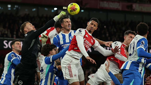 半场战报：博洛尼亚1-2克雷莫内塞，奥尔索利尼点射，瓦尔迪、帕耶罗破门（半场综述：博洛尼亚1-2落后克雷莫内塞，奥尔索利尼点球命中，瓦尔迪、帕耶罗建功）