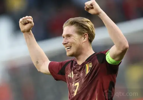 连续颠球超50个小时，巴西男子打破自己保持的吉尼斯世界纪录（巴西男子连续颠球逾50小时，刷新自己保持的吉尼斯世界纪录）