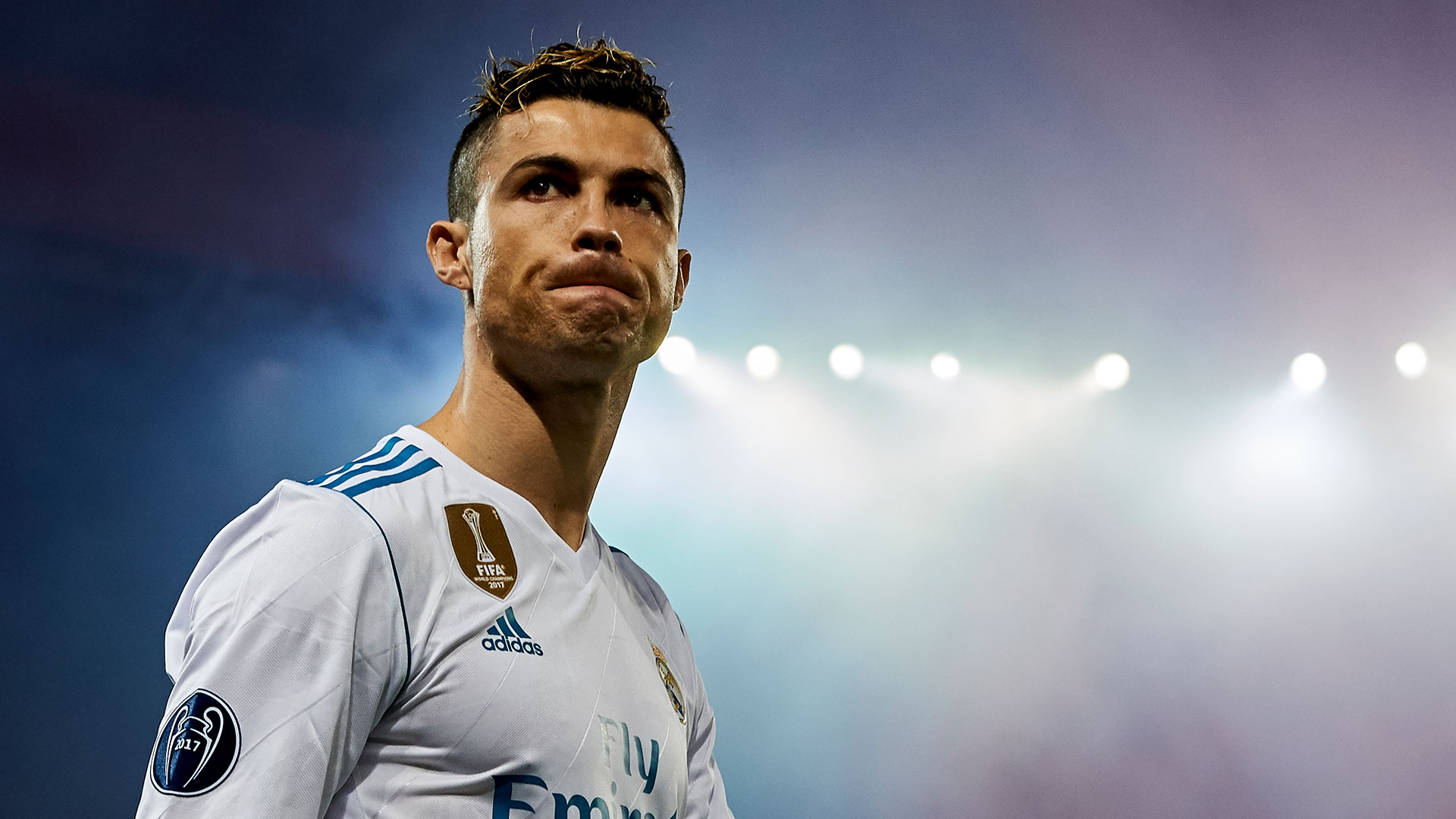 加拉塔萨雷高层炮轰土耳其足协：因遭裁判针对拒绝出席明日仪式（加拉塔萨雷高层怒斥土耳其足协：称遭裁判针对，拒绝出席明日仪式）