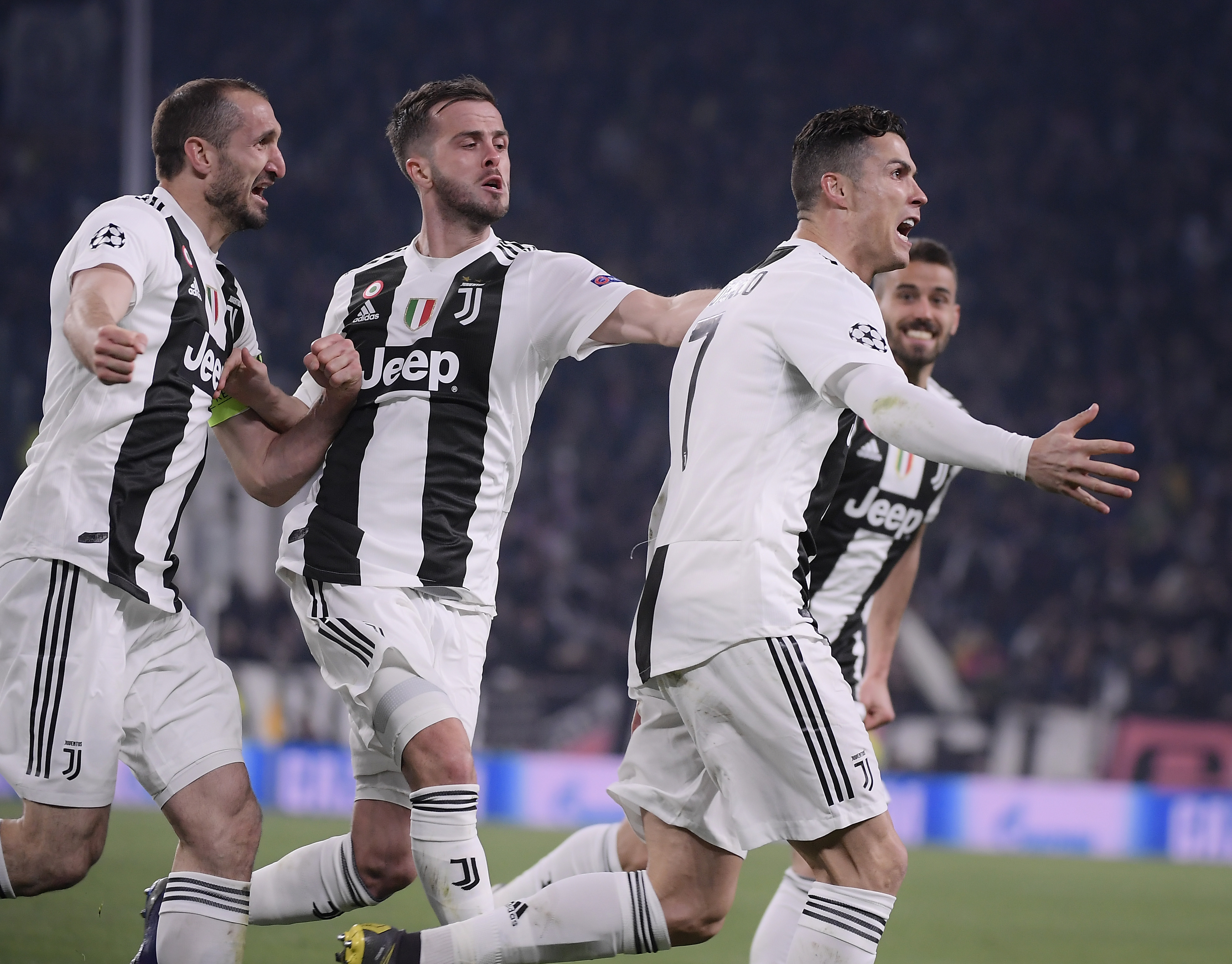 FIFPRO年度最佳11人：登贝莱、姆巴佩、亚马尔领衔，贝林厄姆入围（FIFPRO年度最佳11人出炉：姆巴佩、登贝莱、亚马尔领衔，贝林厄姆入选）